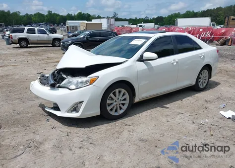 2014 Toyota Camry Xle z USA, uszkodzony, nr VIN 4T1BF1FK0EU357194